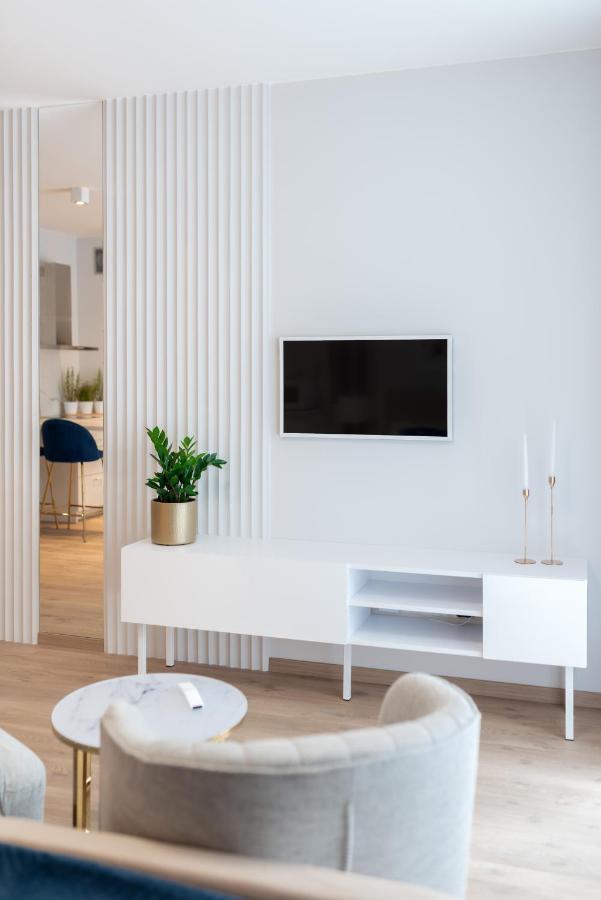Elegant Junior Apartment *